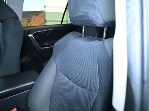Used 2022 Toyota RAV4 LE image 22
