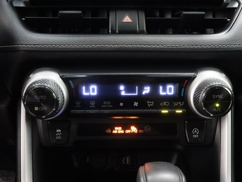 Used 2025 Toyota RAV4 XLE w/ Convenience Package AWD/4WD image 20