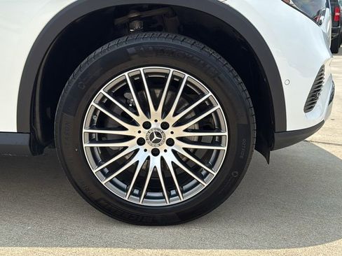 Used 2024 Mercedes-Benz GLC 300 4MATIC image 33