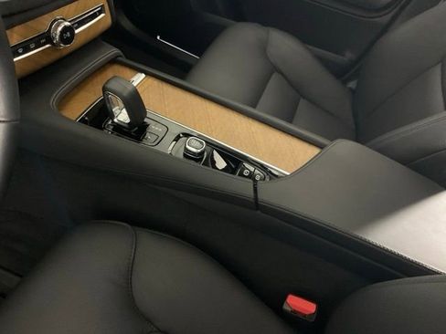 Certified 2024 Volvo XC90 B6 Plus image 20