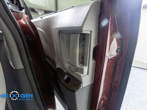 Used 2019 Toyota Sienna XLE w/ XLE Navigation Package image 25