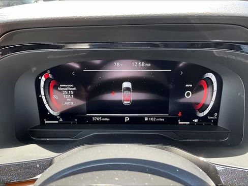 Used 2025 Nissan Pathfinder Platinum AWD/4WD image 24