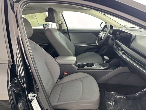 Used 2025 Kia K4 LXS image 25