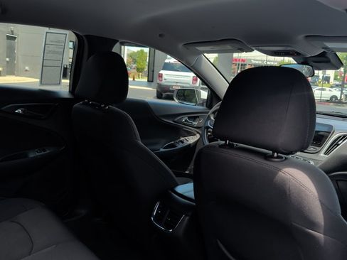 Used 2024 Chevrolet Malibu LT FWD image 17