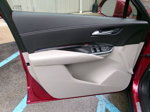 Used 2019 Cadillac XT4 Luxury w/ Cold Weather Package AWD/4WD image 15