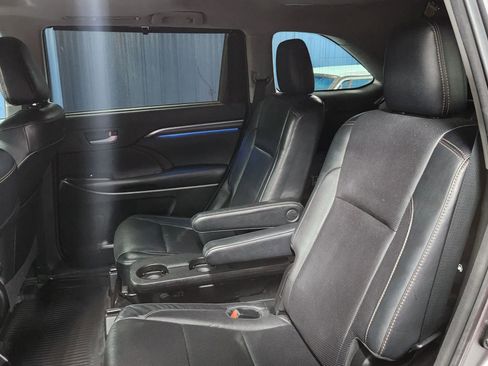 Used 2017 Toyota Highlander Limited image 27