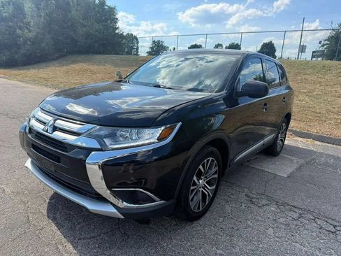 Used 2017 Mitsubishi Outlander ES AWD/4WD image 3