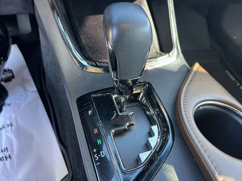 Used 2018 Toyota Avalon XLE Premium image 26