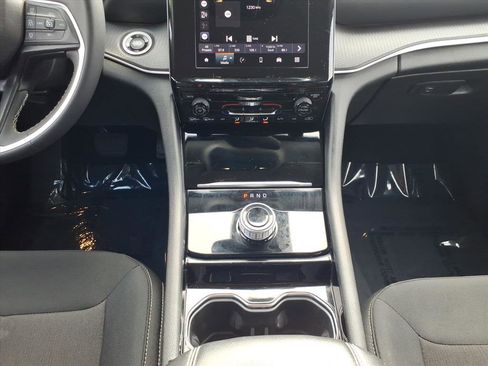 Used 2023 Jeep Grand Cherokee L Laredo image 13