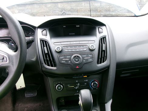 Used 2018 Ford Focus SE image 15