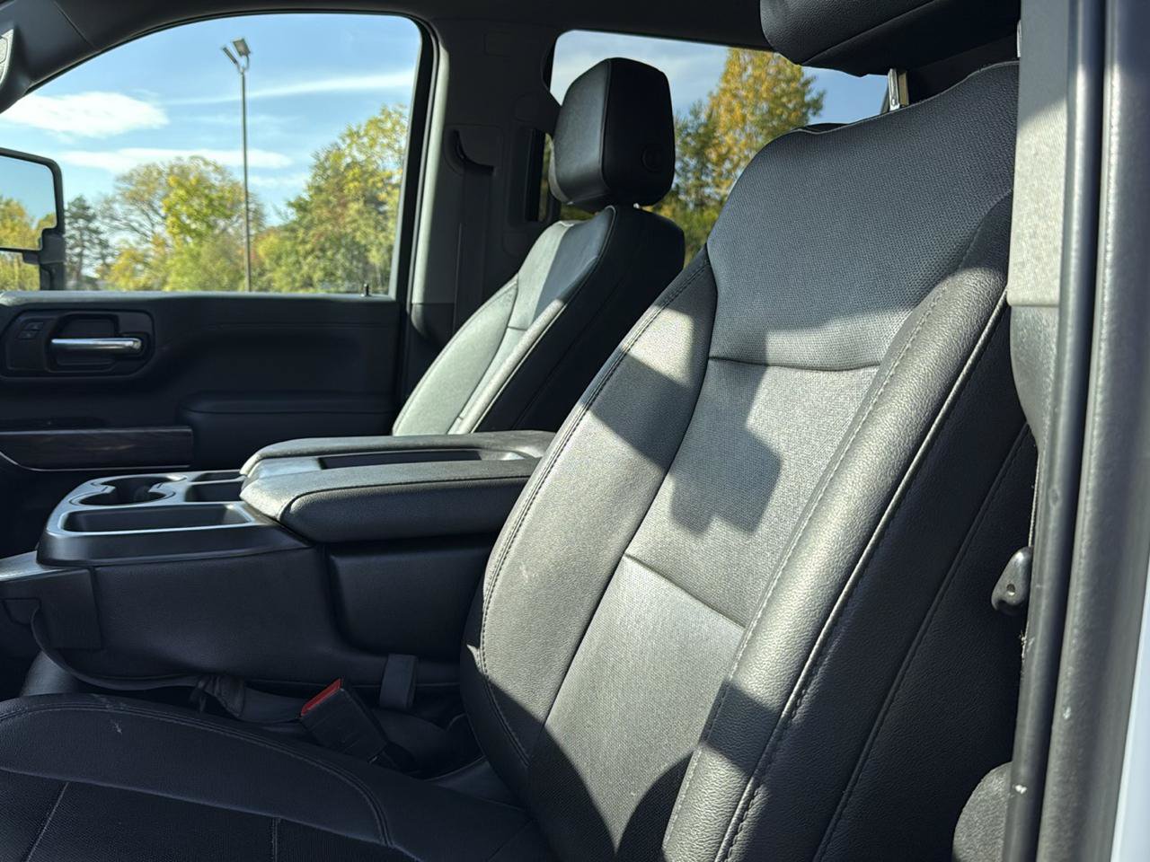 Used 2022 Chevrolet Silverado 3500 LTZ AWD/4WD image 11