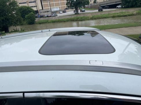 Used 2017 Honda CR-V Touring image 7