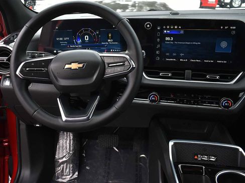 Used 2025 Chevrolet Equinox LT w/ Convenience Package II image 12