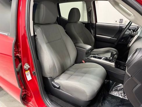 Used 2019 Toyota Tacoma SR5 image 33