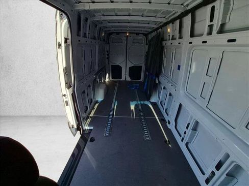 Used 2024 Mercedes-Benz Sprinter 2500 image 19