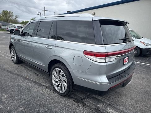 Used 2022 Lincoln Navigator Reserve AWD/4WD image 12