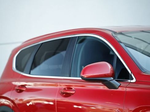 Used 2023 Hyundai Santa Fe SE image 3