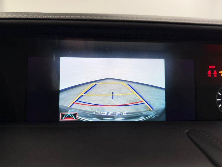 Used 2018 Lexus LC 500 Coupe w/ Sport Package RWD image 54