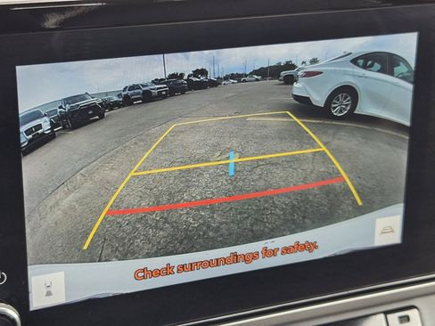 Used 2025 Toyota Camry SE FWD image 19