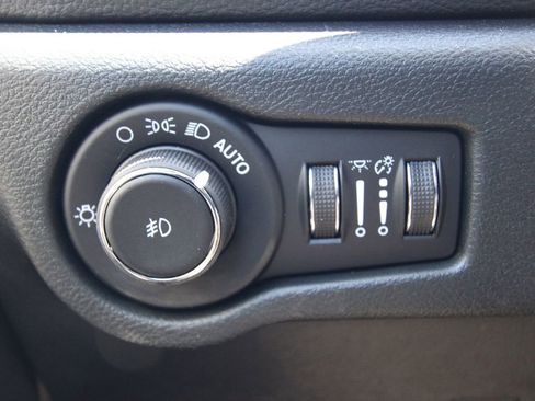 New 2026 Chrysler Pacifica Limited image 22