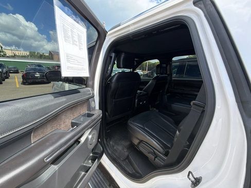 Used 2018 Ford Expedition Limited w/ Equipment Group 302A AWD/4WD image 12