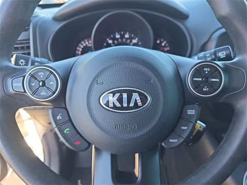 Used 2017 Kia Soul + image 30