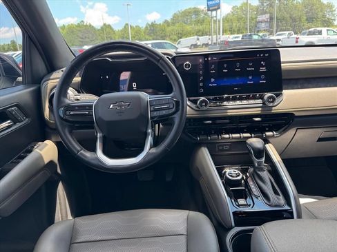 Used 2023 Chevrolet Colorado ZR2 w/ ZR2 Convenience Package III AWD/4WD image 14