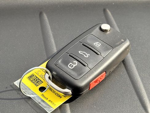 Used 2012 Volkswagen Tiguan S FWD image 11