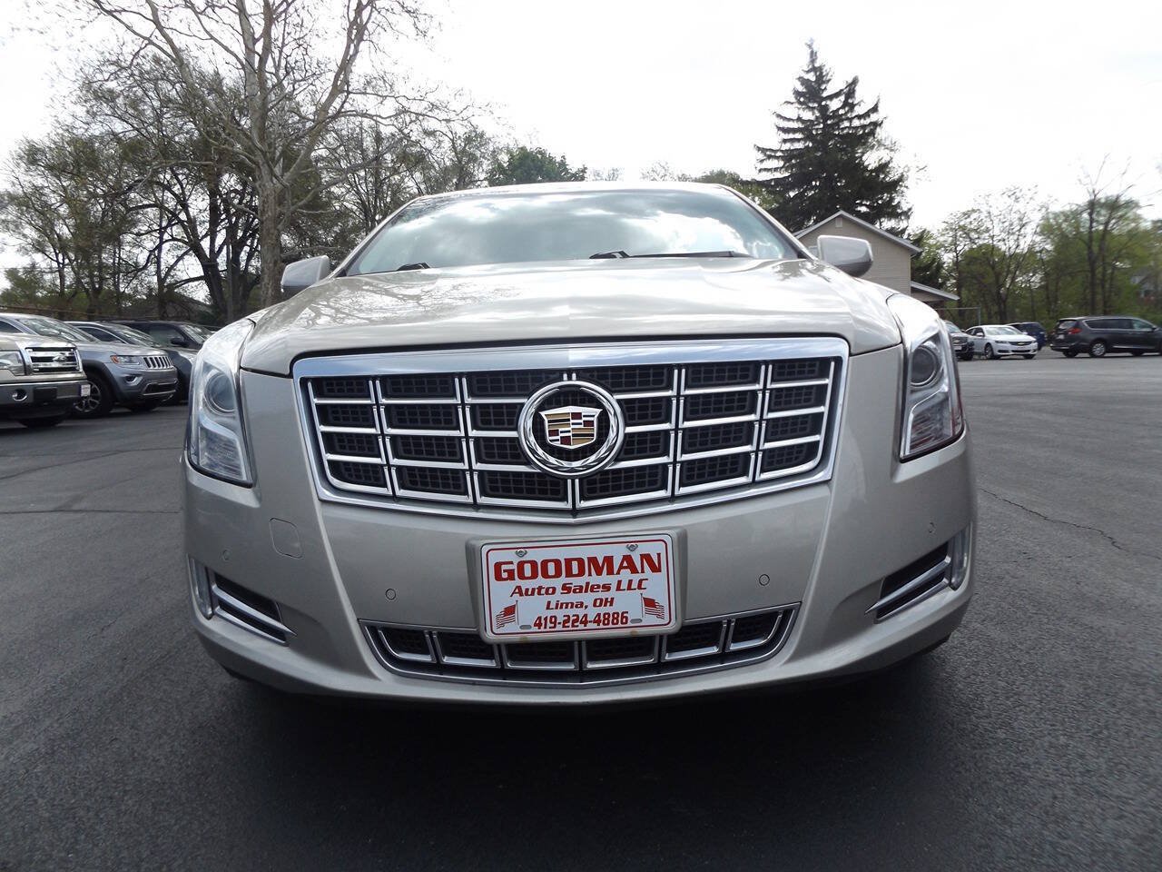 Used 2013 Cadillac XTS Luxury w/ Driver Awareness Package FWD image 3