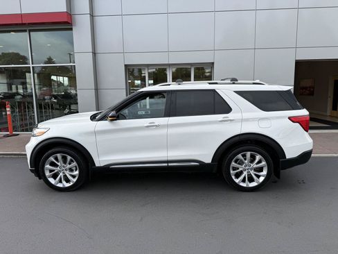 Used 2022 Ford Explorer Platinum w/ Equipment Group 601A AWD/4WD image 3