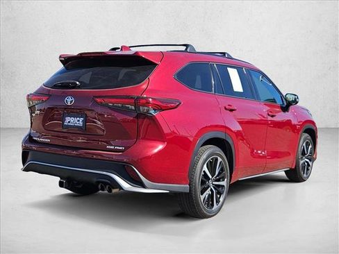 Used 2021 Toyota Highlander XSE image 5
