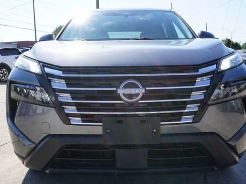 Used 2024 Nissan Rogue SV AWD/4WD image 9