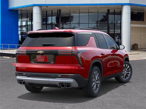 New 2026 Chevrolet Traverse LT w/ Sun and Wheel Package FWD image 4