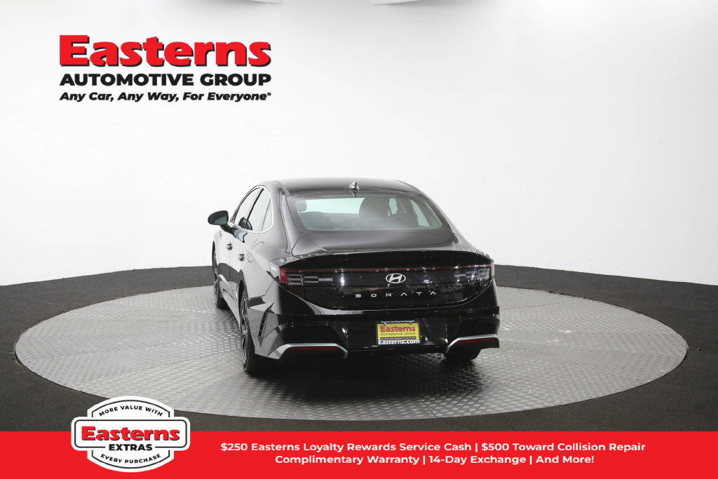 Used 2025 Hyundai Sonata SEL FWD image 39