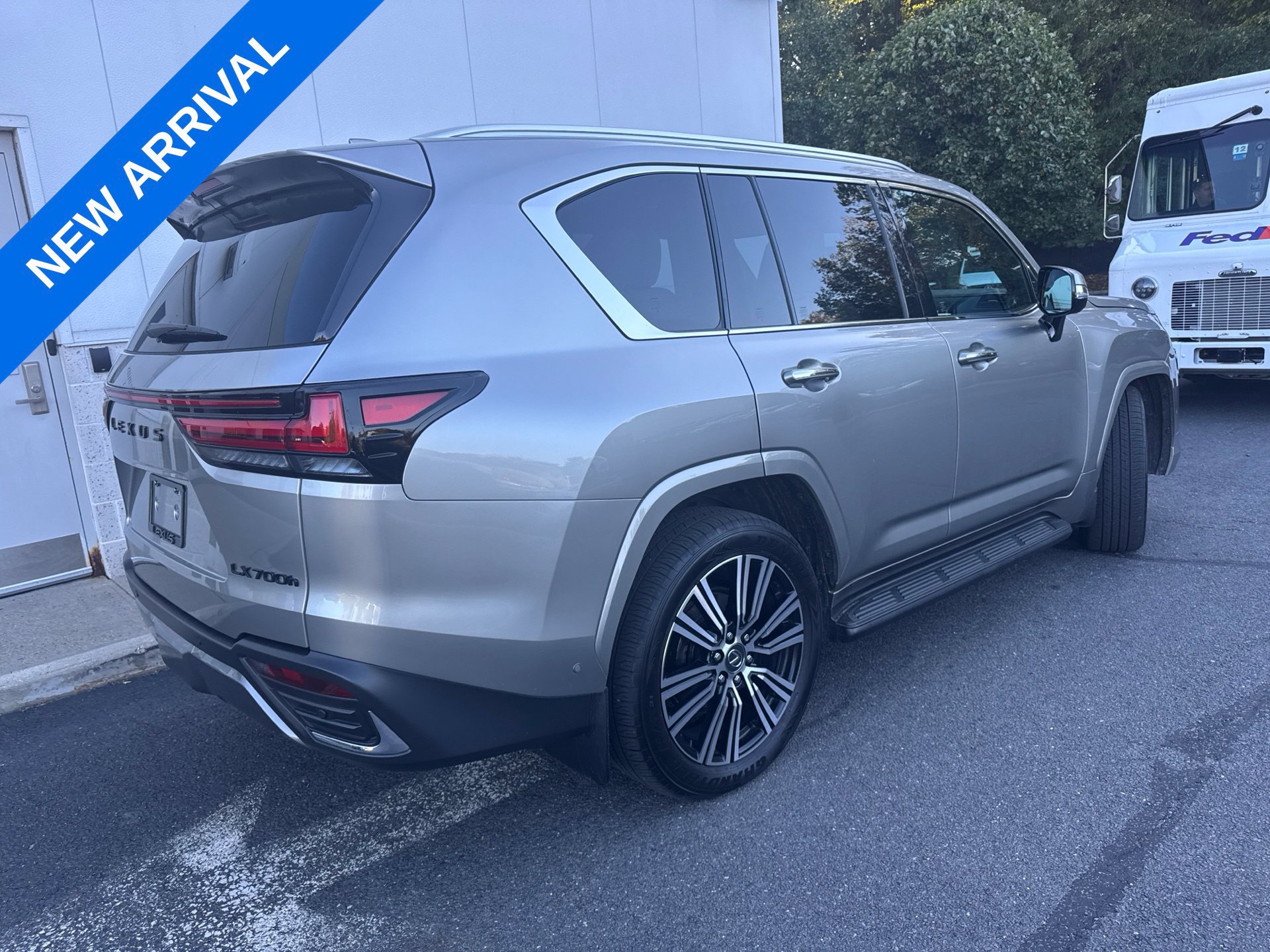 Used 2026 Lexus LX 700h Luxury w/ Accessory Package (Z1) AWD/4WD image 2