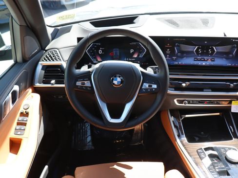 Used 2025 BMW X5 xDrive40i w/ Premium Package image 8