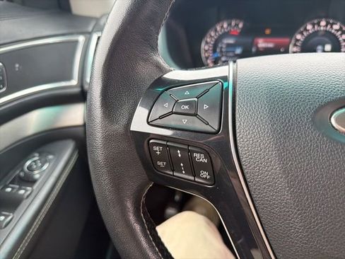 Used 2016 Ford Explorer Platinum AWD/4WD image 45