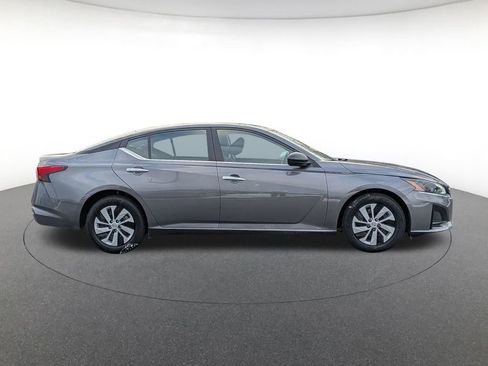 Used 2025 Nissan Altima 2.5 S image 4