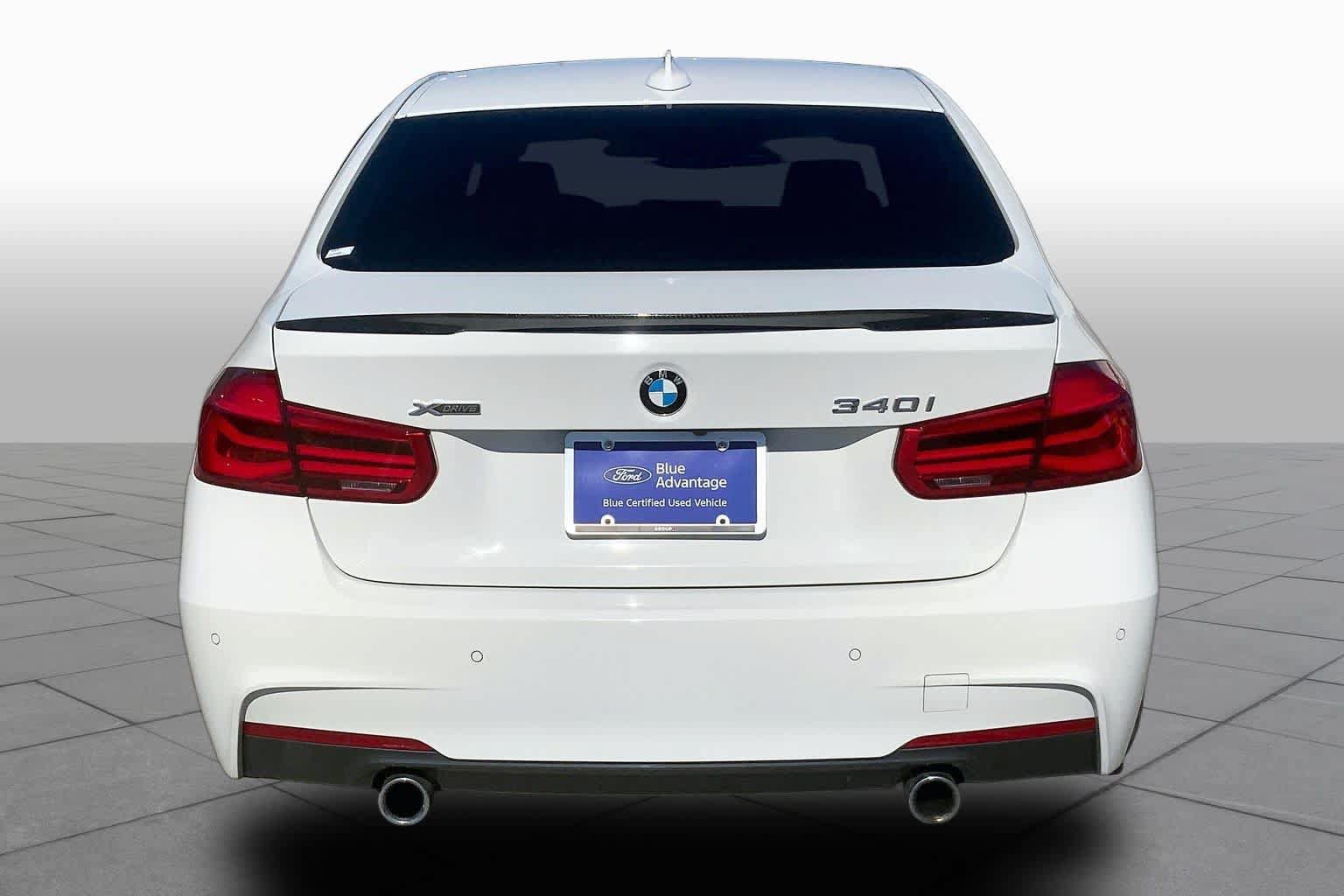 Used 2017 BMW 340i xDrive Sedan AWD/4WD image 5