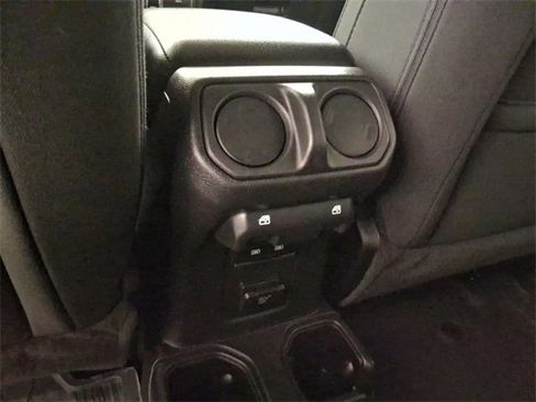 Used 2023 Jeep Gladiator Willys image 19