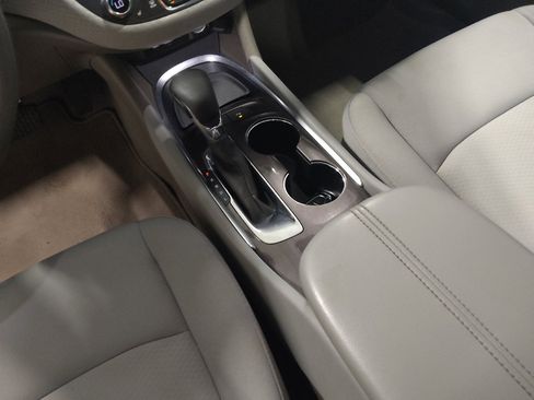 Used 2021 Chevrolet Malibu LT FWD image 26