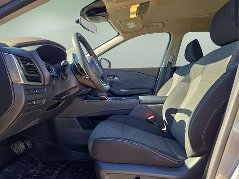 Used 2023 Nissan Rogue SV image 23