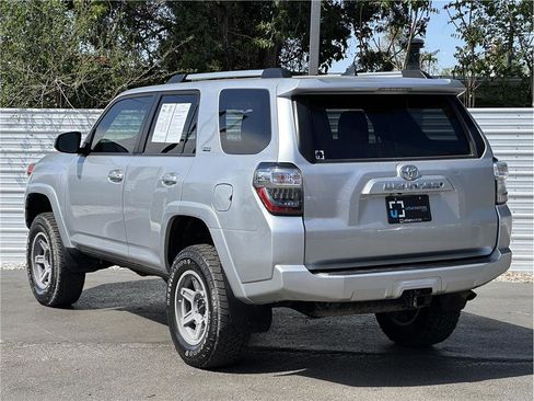 Used 2021 Toyota 4Runner SR5 AWD/4WD image 12