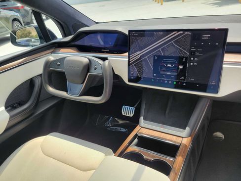 Used 2022 Tesla Model X Plaid AWD/4WD image 11