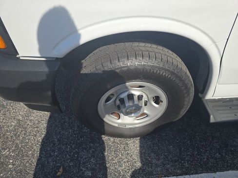 Used 2023 Chevrolet Express 3500 LS image 10