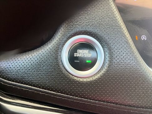 Used 2020 Cadillac XT5 Premium Luxury FWD image 17