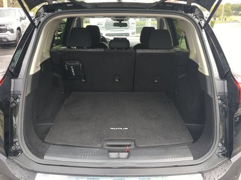 Used 2023 Nissan Rogue SV AWD/4WD image 14