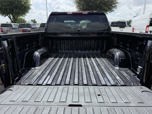 Used 2025 GMC Sierra 1500 SLT RWD image 30