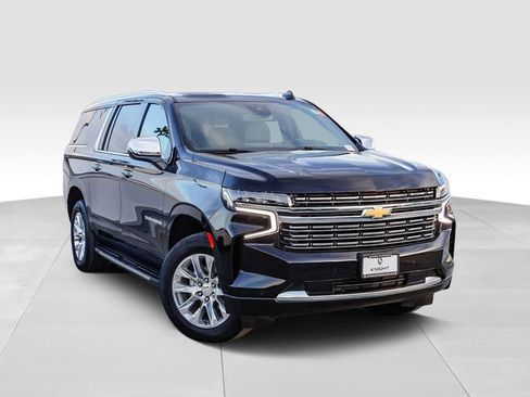 Used 2024 Chevrolet Suburban Premier image 2