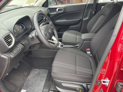 New 2025 Hyundai Venue SEL image 8